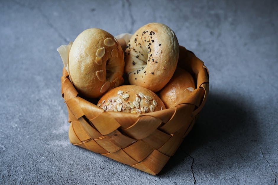 Vollkorn-Knäckebrot - basisch oder sauer? Ein Blick auf den PRAL-Wert wpId: '13997' wpSlug: vollkorn-knaeckebrot-basisch-oder-sauer-ein-blick-auf-den-pral-wert wpType: post dateCreated: '2024-07-22 23:00:58' dateModified: '2024-07-22 23:01:13' status: publish author: adminmm categories: - Brot & Backwaren - Basische Ernährung - Nährstoffwissen tags: [] excerpt: >- Du möchtest wissen, ob Vollkorn-Knäckebrot basisch oder sauer ist? In diesem Blog-Post schauen wir uns den PRAL-Wert von Vollkorn-Knäckebrot an und erläutern,... parentId: '0' hasRecipes: false type: blog featuredImage: /images/2023/05/protein_muesli.jpg